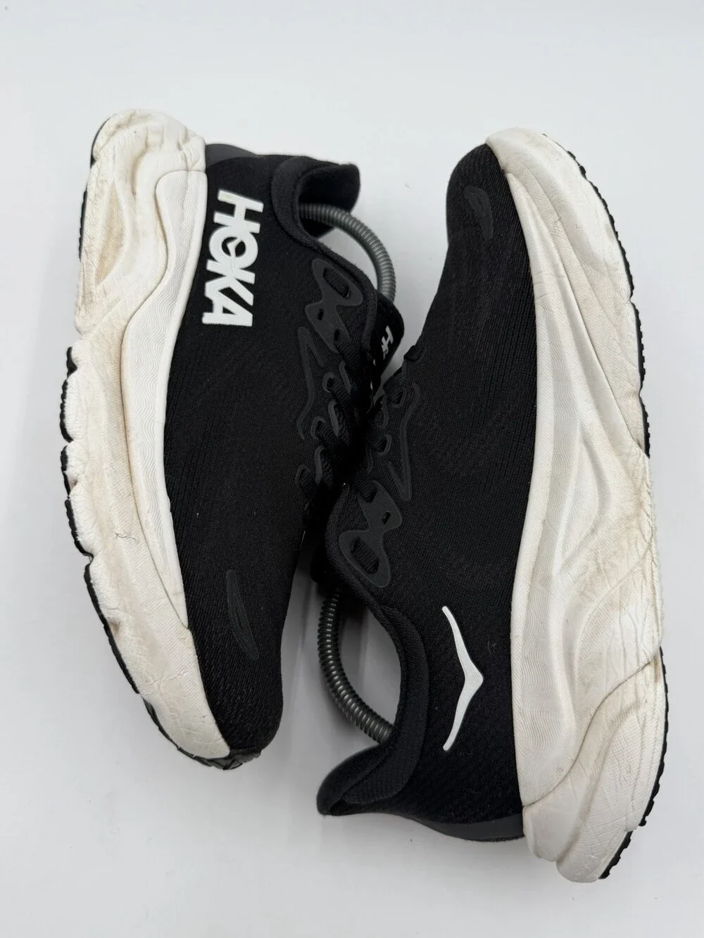 Hoka One One Arahi 8 Shoes Womens Size 9.5D Black White Running Athletic Sneaker